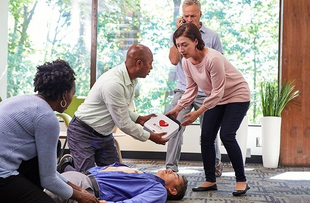 LIFEPAK CR2 Автоматический внешний дефибриллятор