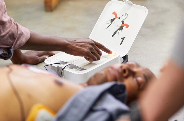 LIFEPAK CR2 Автоматический внешний дефибриллятор